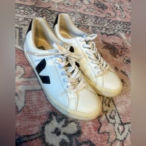 Veja White Leather Sneakers with Black Details, size 6 (US), 37 (EU)